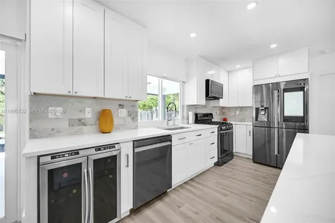1431 NW 70th Avenue Plantation FL 33313