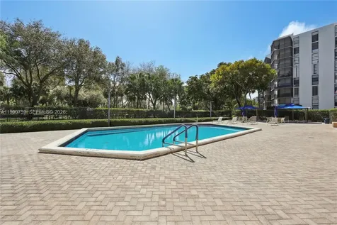 3101 N Country Club Drive Aventura FL 33180