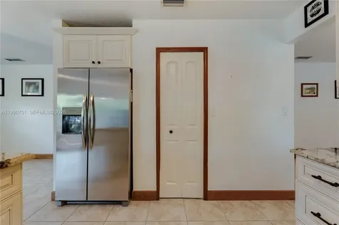 9014 SW 163rd Terrace Palmetto Bay FL 33157