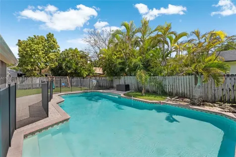 9014 SW 163rd Terrace Palmetto Bay FL 33157