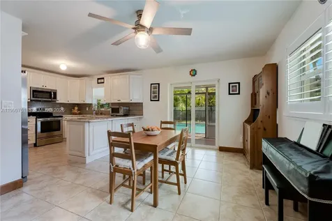 9014 SW 163rd Terrace Palmetto Bay FL 33157