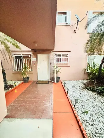 2310 W 74th Street Hialeah FL 33016