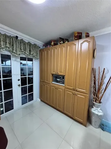 2310 W 74th Street Hialeah FL 33016