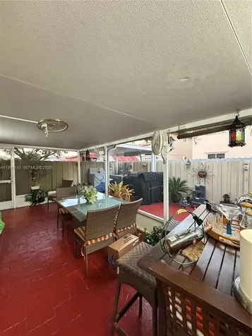 2310 W 74th Street Hialeah FL 33016