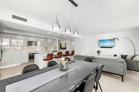 2600 E Hallandale Beach Boulevard Hallandale Beach FL 33009