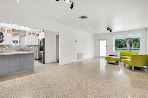 1040 N Royal Poinciana Boulevard Miami Springs FL 33166