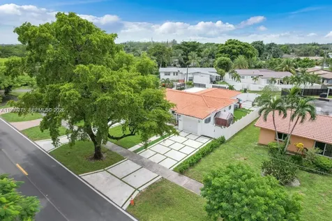 1040 N Royal Poinciana Boulevard Miami Springs FL 33166