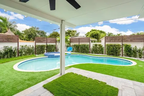 1040 N Royal Poinciana Boulevard Miami Springs FL 33166
