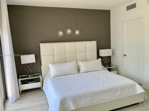 55 SW 9 Street Miami FL 33130