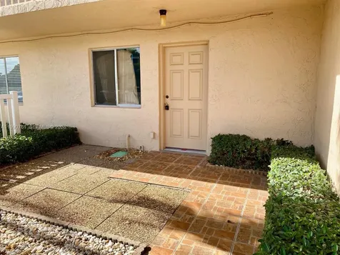 6935 Huntington Lane Delray Beach FL 33446