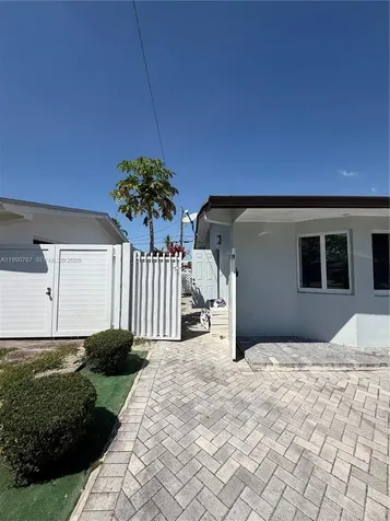 8235 SW 41st Terrace Miami FL 33155