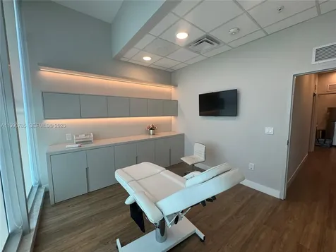 2820 NE 214th Street Aventura FL 33180