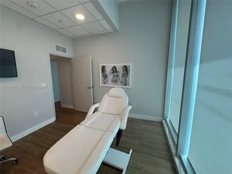 2820 NE 214th Street Aventura FL 33180