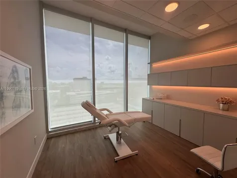 2820 NE 214th Street Aventura FL 33180