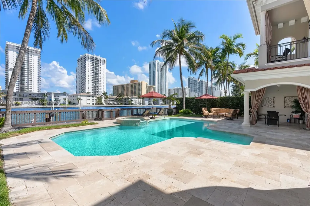 1495 Windjammer Way Hollywood FL 33019