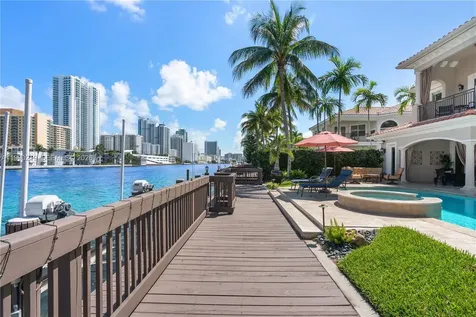 1495 Windjammer Way Hollywood FL 33019