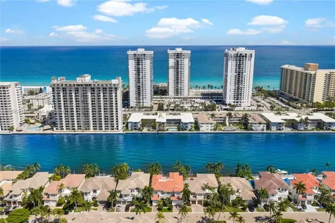 1495 Windjammer Way Hollywood FL 33019