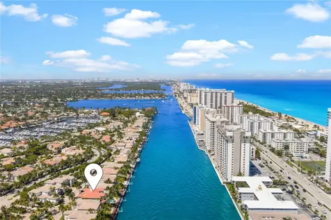 1495 Windjammer Way Hollywood FL 33019