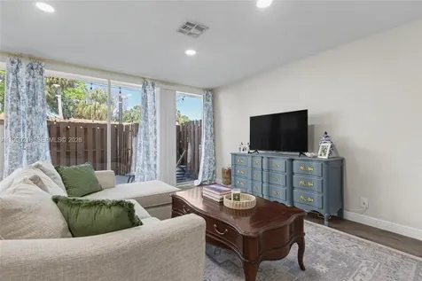 835 NW 80th Terrace Plantation FL 33324