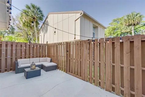 835 NW 80th Terrace Plantation FL 33324