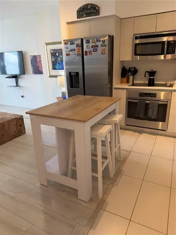 4250 NE Biscayne Boulevard Miami FL 33137