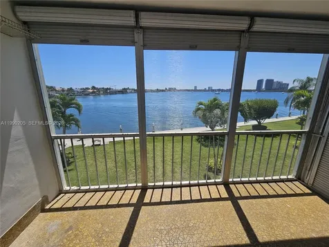 3020 Marcos Drive Aventura FL 33160