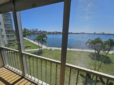 3020 Marcos Drive Aventura FL 33160