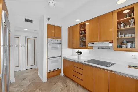 21150 Point Place Aventura FL 33180
