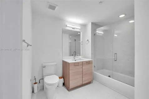 16385 Biscayne Boulevard North Miami Beach FL 33160