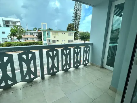 8233 Harding Avenue Miami Beach FL 33141