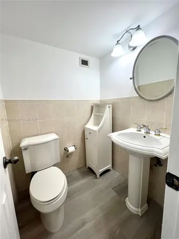 8233 Harding Avenue Miami Beach FL 33141