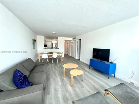 8233 Harding Avenue Miami Beach FL 33141