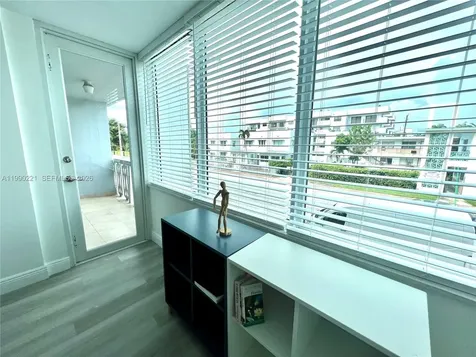8233 Harding Avenue Miami Beach FL 33141