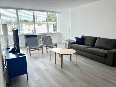 8233 Harding Avenue Miami Beach FL 33141