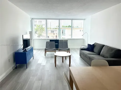 8233 Harding Avenue Miami Beach FL 33141