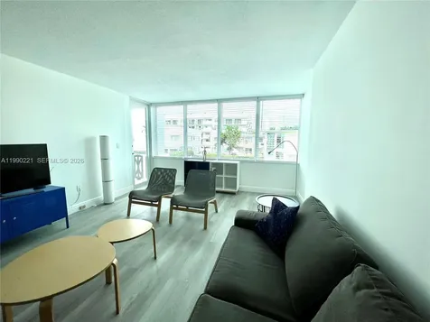 8233 Harding Avenue Miami Beach FL 33141