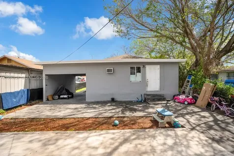 3018 NW 23rd Avenue Miami FL 33142