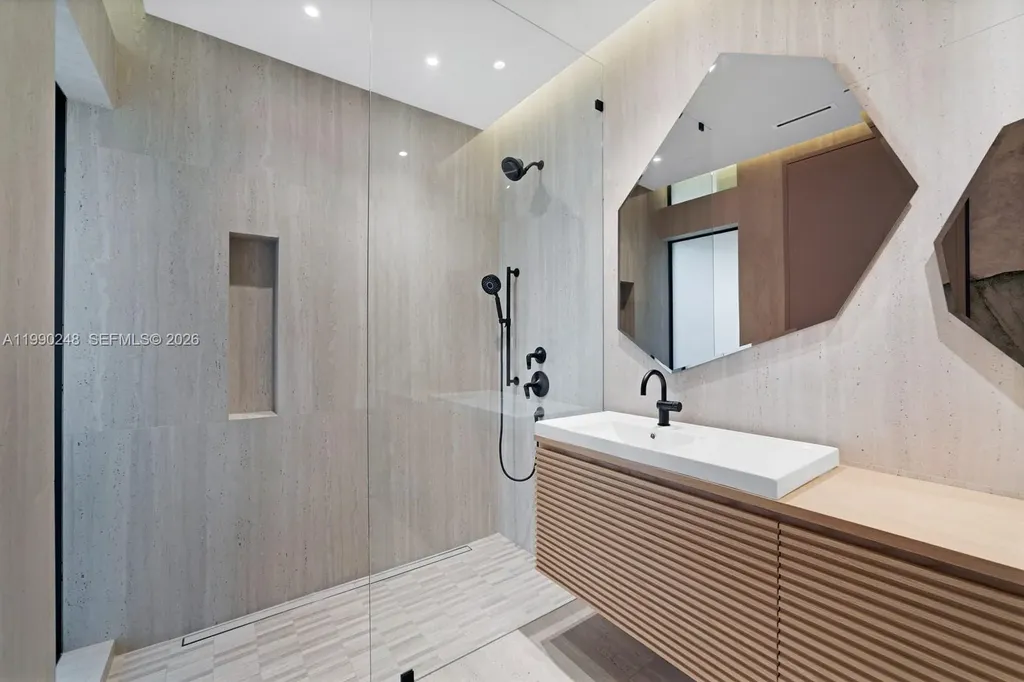 641 Flamingo Drive Fort Lauderdale FL 33301