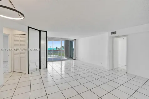 6767 Collins Avenue Miami Beach FL 33141