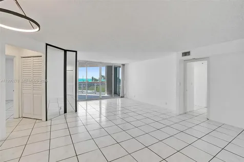 6767 Collins Avenue Miami Beach FL 33141
