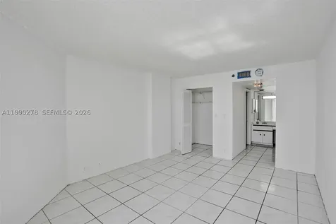 6767 Collins Avenue Miami Beach FL 33141