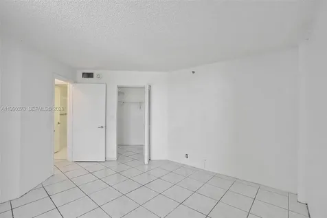 6767 Collins Avenue Miami Beach FL 33141