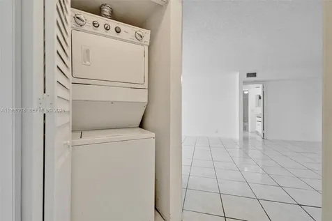 6767 Collins Avenue Miami Beach FL 33141