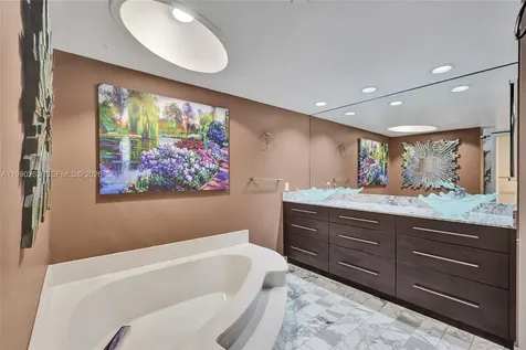 4000 Towerside Terrace Miami FL 33138