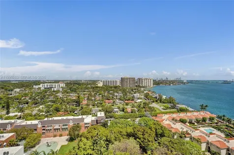 4000 Towerside Terrace Miami FL 33138