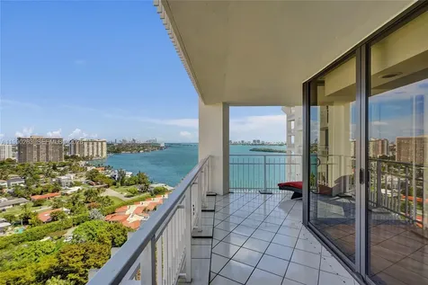 4000 Towerside Terrace Miami FL 33138