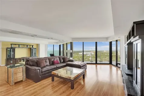 4000 Towerside Terrace Miami FL 33138