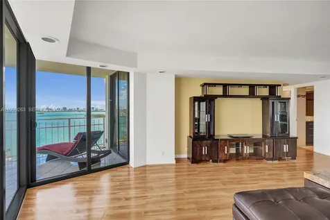 4000 Towerside Terrace Miami FL 33138