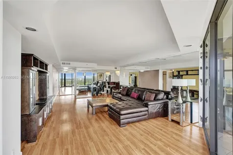 4000 Towerside Terrace Miami FL 33138