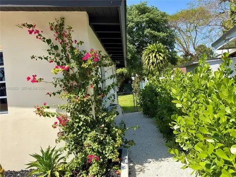 6561 SW 34th Street Miami FL 33155
